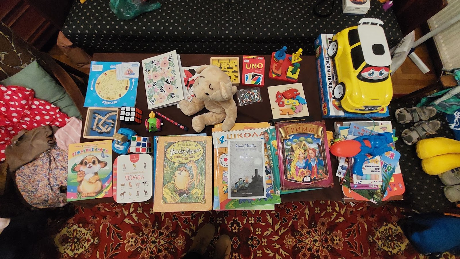People exchanged books, toys and clothes. 